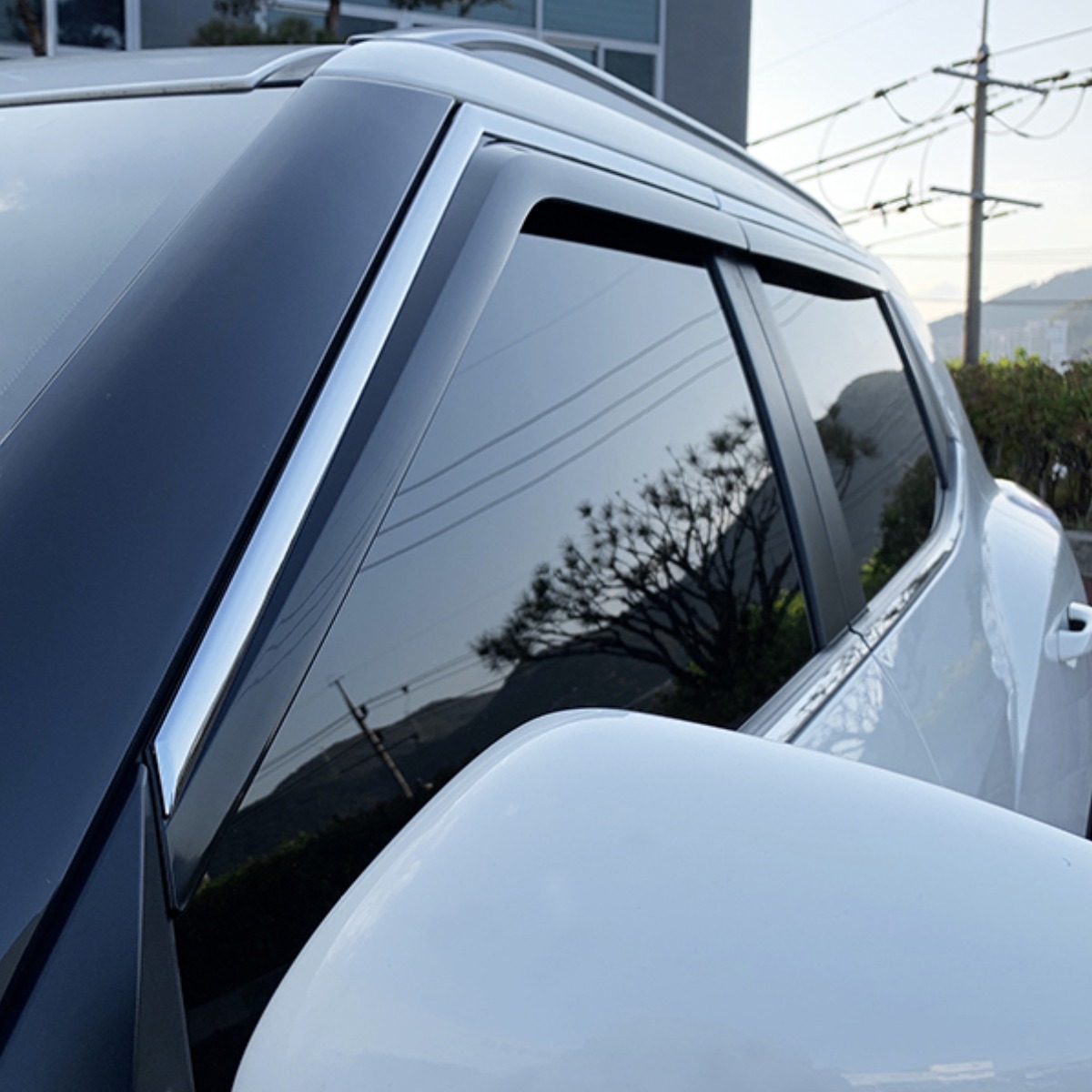 뭉구카 AC 티볼리 블랙 다이아몬드 도어바이져 자동차 빗물받이 스모그바이저 차량 햇빛가리개 썬바이저 D961 4pcs, 블랙 크롬 투톤, KGM 쌍용 티볼리 88,800원