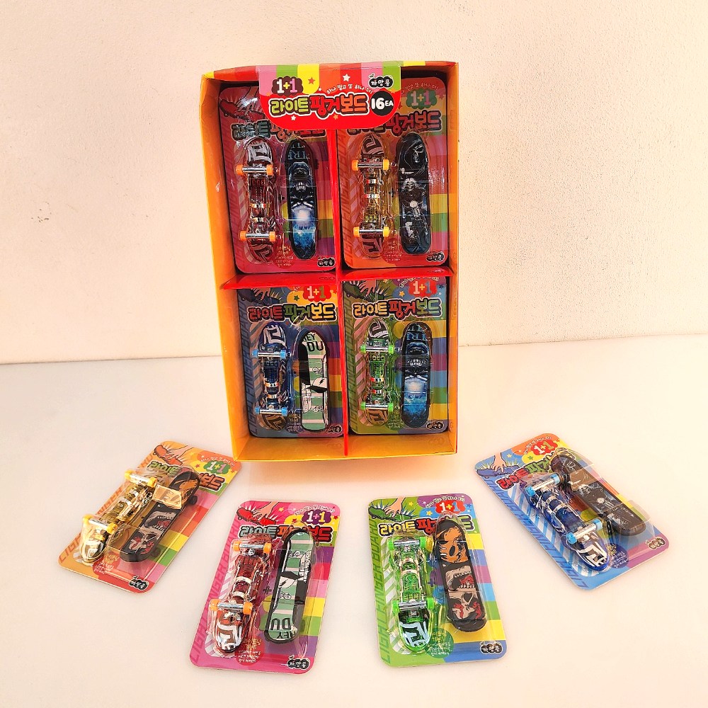 라이트 핑거보드 미니 불빛 손가락 스케이트 보드 옛날 장난감 [엘리빅마켓] 7,150원