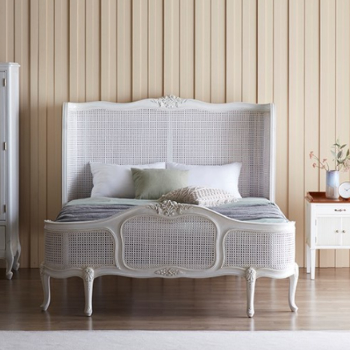 피어젠가구 클레어 프렌치 엔틱 침대 프레임 LK 화이트 라탄 원목 1,500,000원