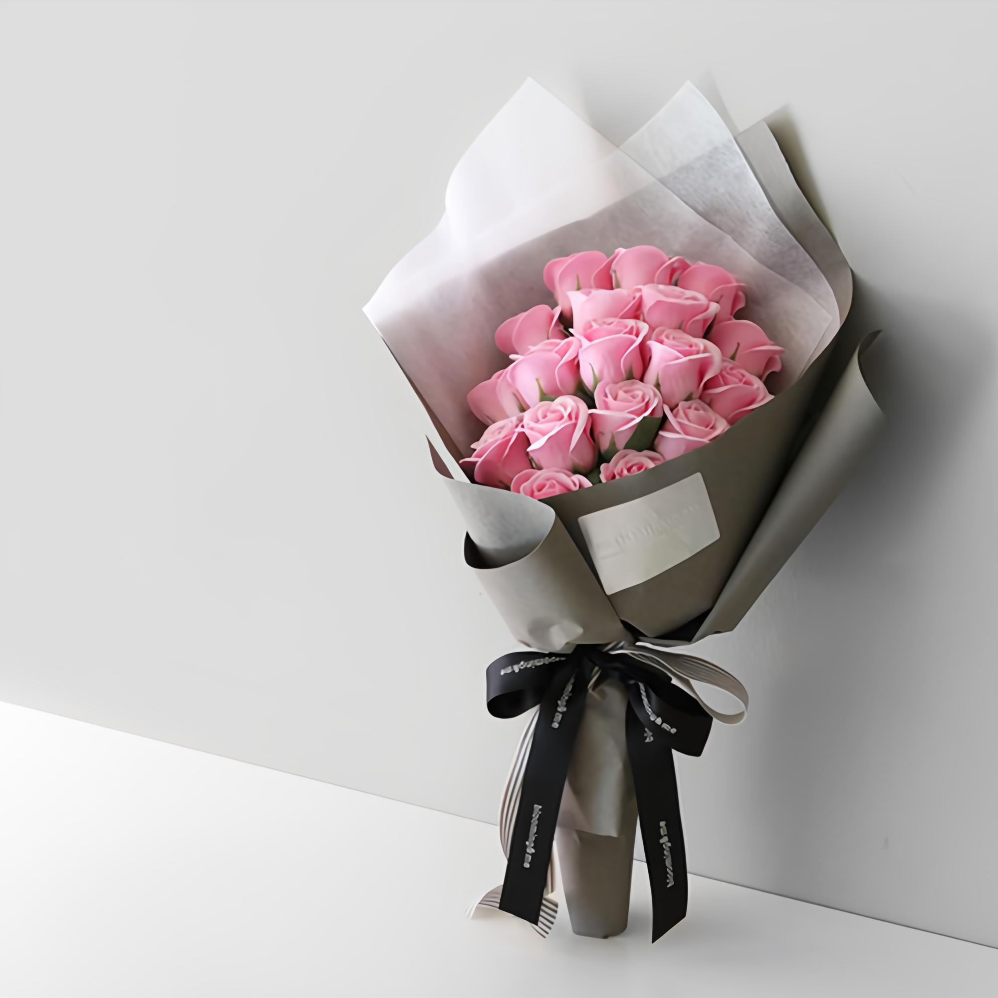 블루밍앤미 조화 비누꽃 장미 20송이 꽃다발 16,800원