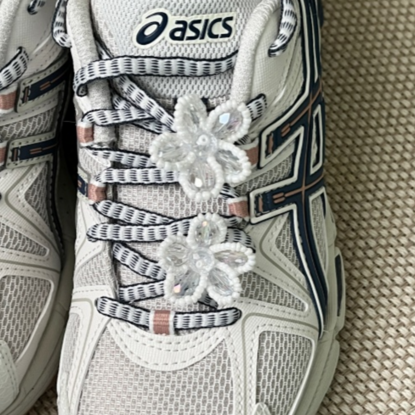 샤콘 비즈 꽃 슈클립(2개입) / 신꾸 슈참 슈즈참 신발꾸미기 듀브레 파츠 신발클립 슈즈클립 9,860원