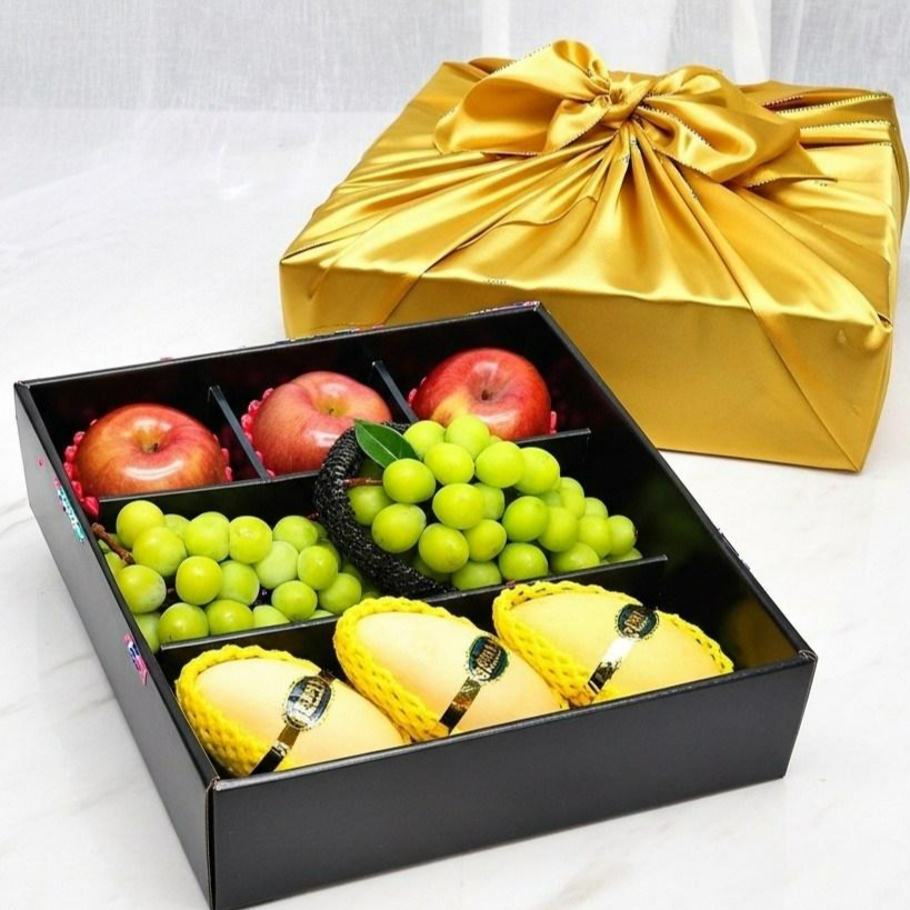 [백화점납품] 고급 포장으로 마음 전하는 9칸 보자기 과일 선물세트, 1박스, 프리미엄믹스세트 / 사과3+샤인머스켓2+골드망고3 110,860원