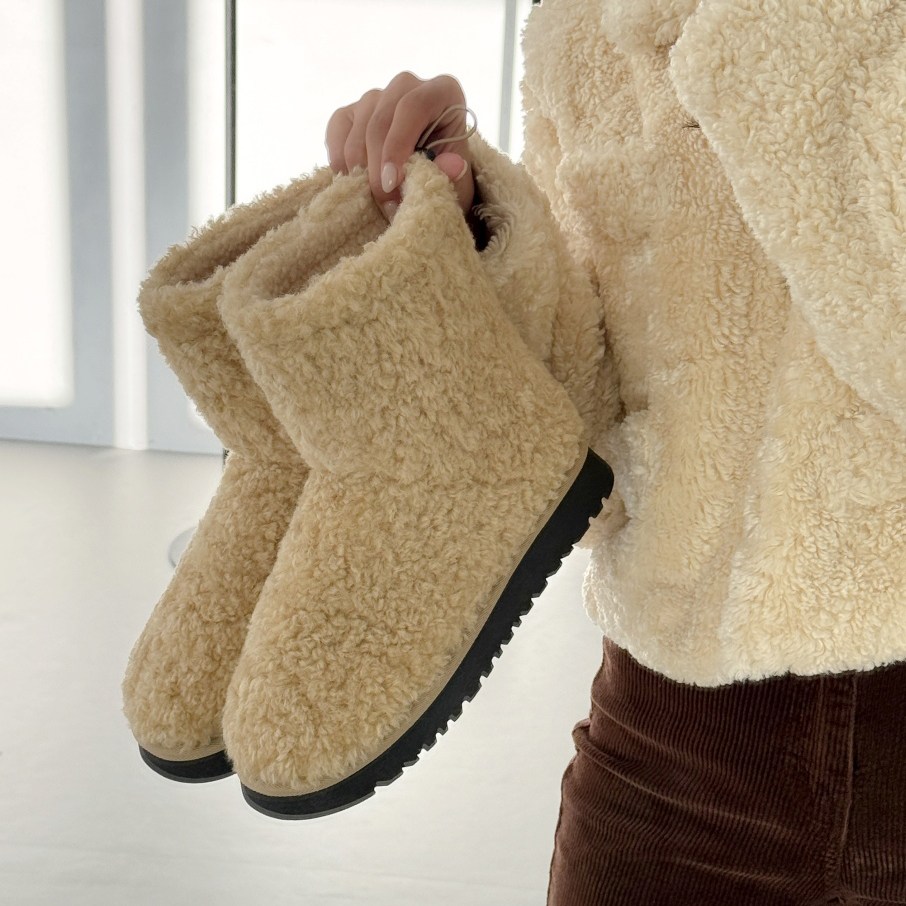 슈뿐 둥근코 따뜻한 기모  뽀글이 퍼 스트링 통굽 털부츠 방한부츠 37,800원