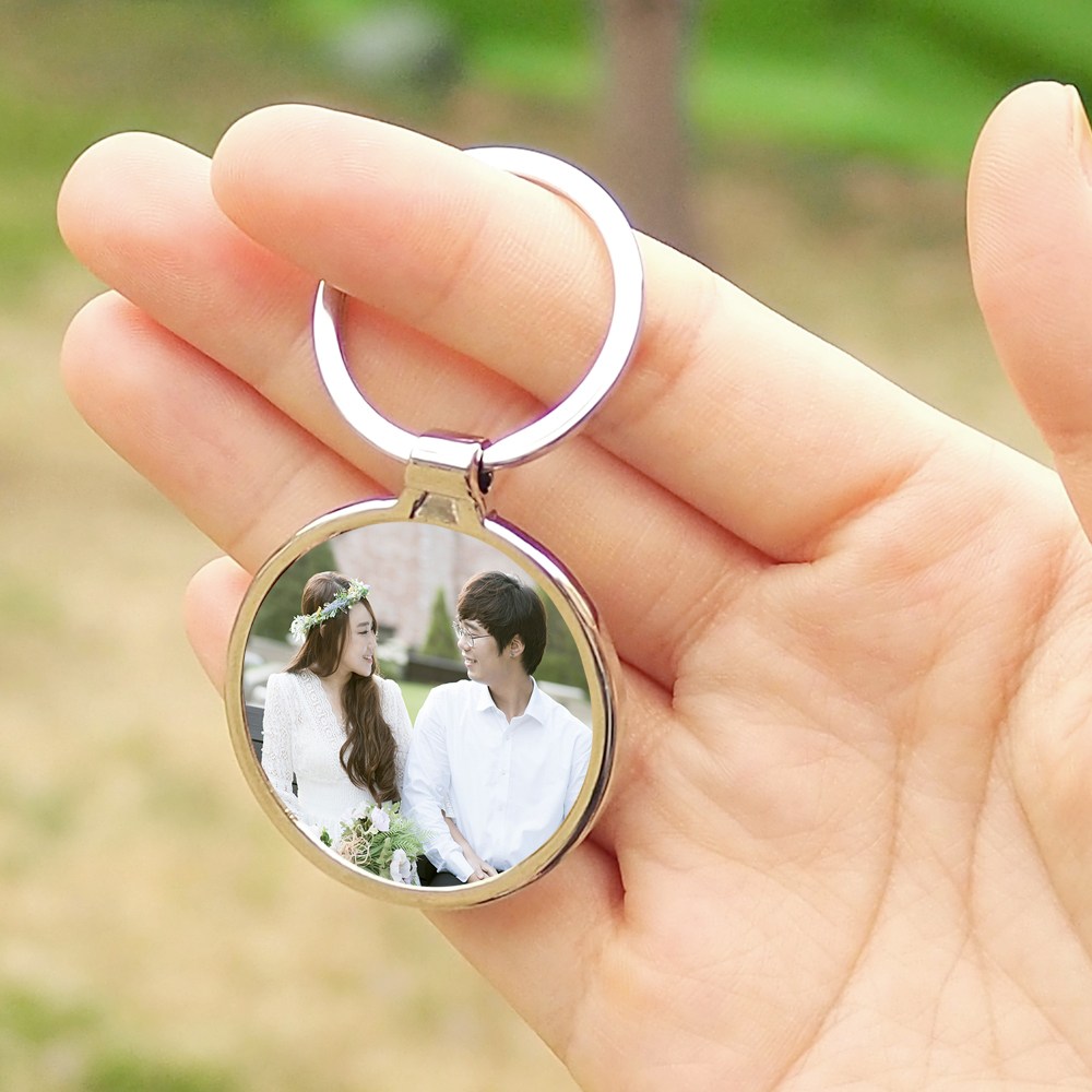 사진그리다 주문제작 메탈 액자 포토키링 사진키홀더 AI 이미지 아기 커플 증사 이벤트 사진인화 8,450원