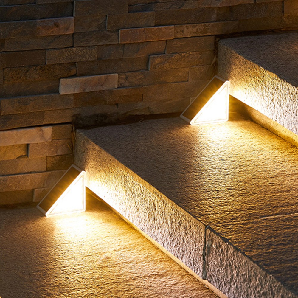 21세기트랜드 태양광 트라이앵글 계단 조명 2p 19,900원