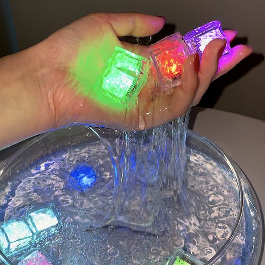 LED 아이스큐브 목욕놀이 장난감 플로팅 큐브 얼음조명 12개입 1박스 14,200원