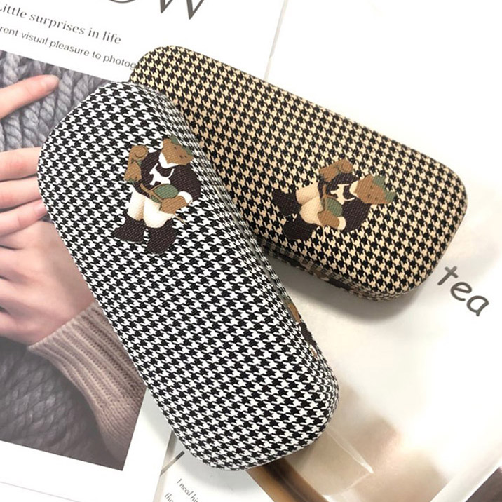 라피던트 하운드투스 체크 곰돌이 안경집 안경/선글라스 하드 케이스 (안경닦이 포함) 11,900원