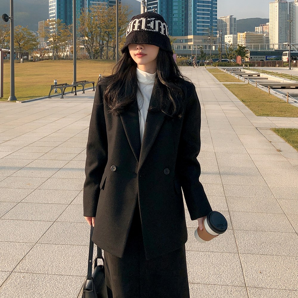 (국내 자체 제작) 이벨 모직 누빔 안감 더블 원버튼 자켓 58,800원