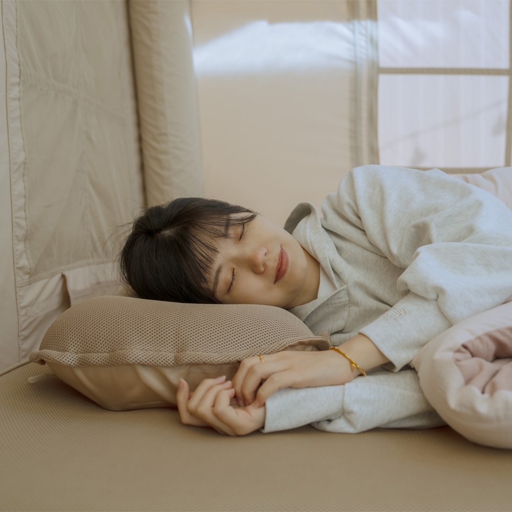 쿠디 에어베개 에어쿠션 캠핑용베개 야외용 휴대용_커버형, 1개, 에어베개_커버형_베이지 9,800원