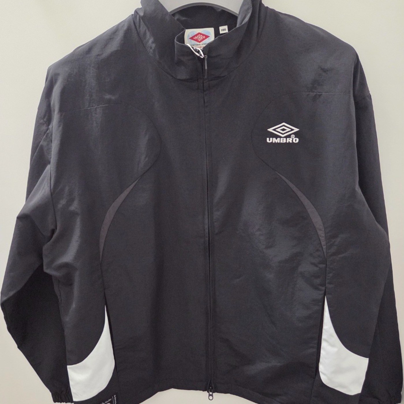 백화점판, 엄브로 UR121CJK24,HBL 브릿 캐주얼 스탠넥 바람막이 자켓, 현재가 157,000원