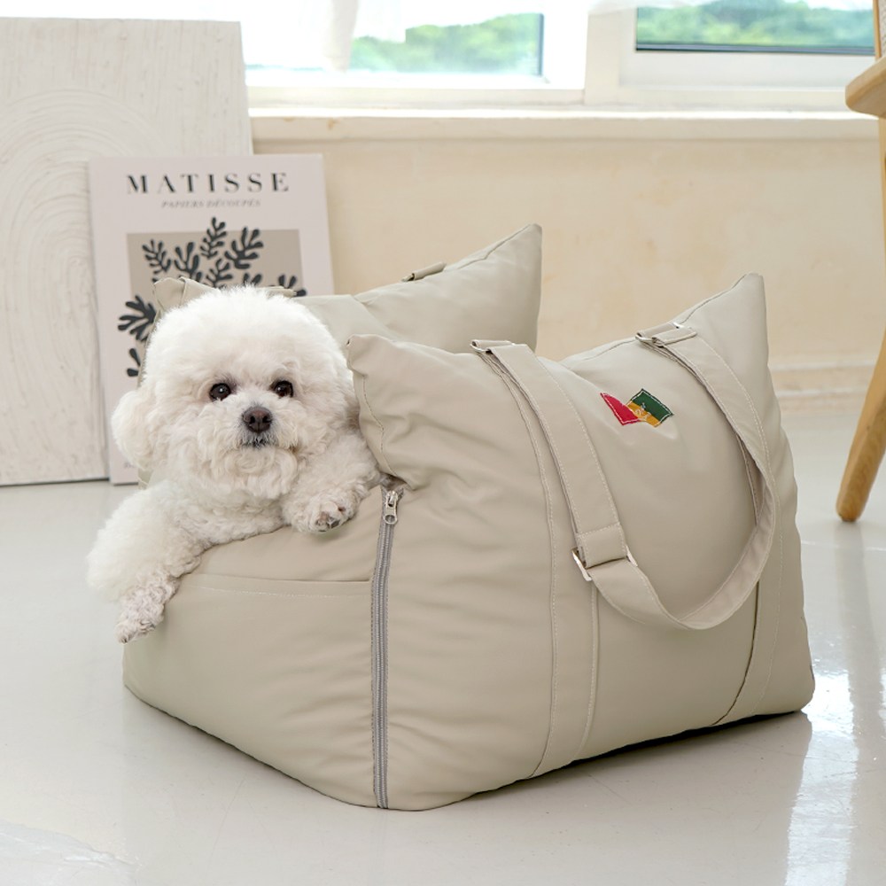 개과천선 베일리 강아지 카시트 드라이빙킷 풀커버 차시트 이동 캐리어 외출용품 여행 차량 49,500원