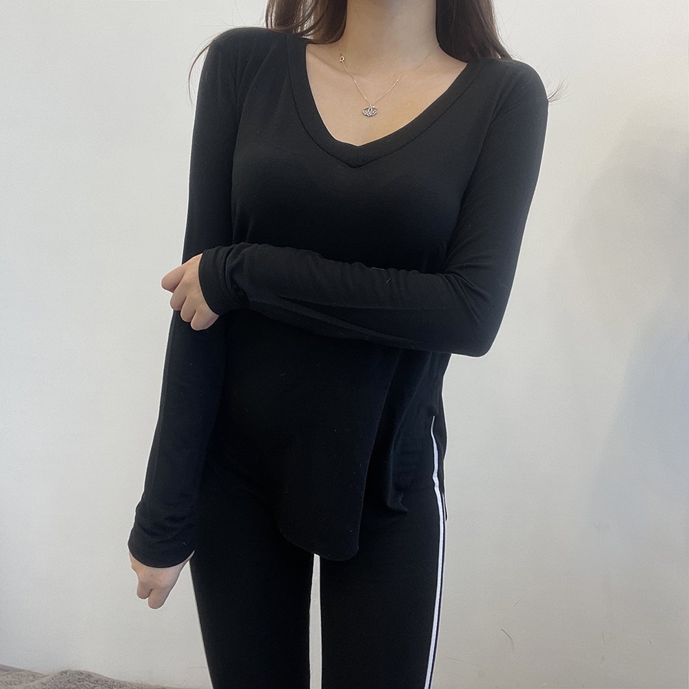 바나나2 국내제작 여성 브이넥라인 찰랑 옆트임 레이어드 여리핏 긴팔 티셔츠 15,310원