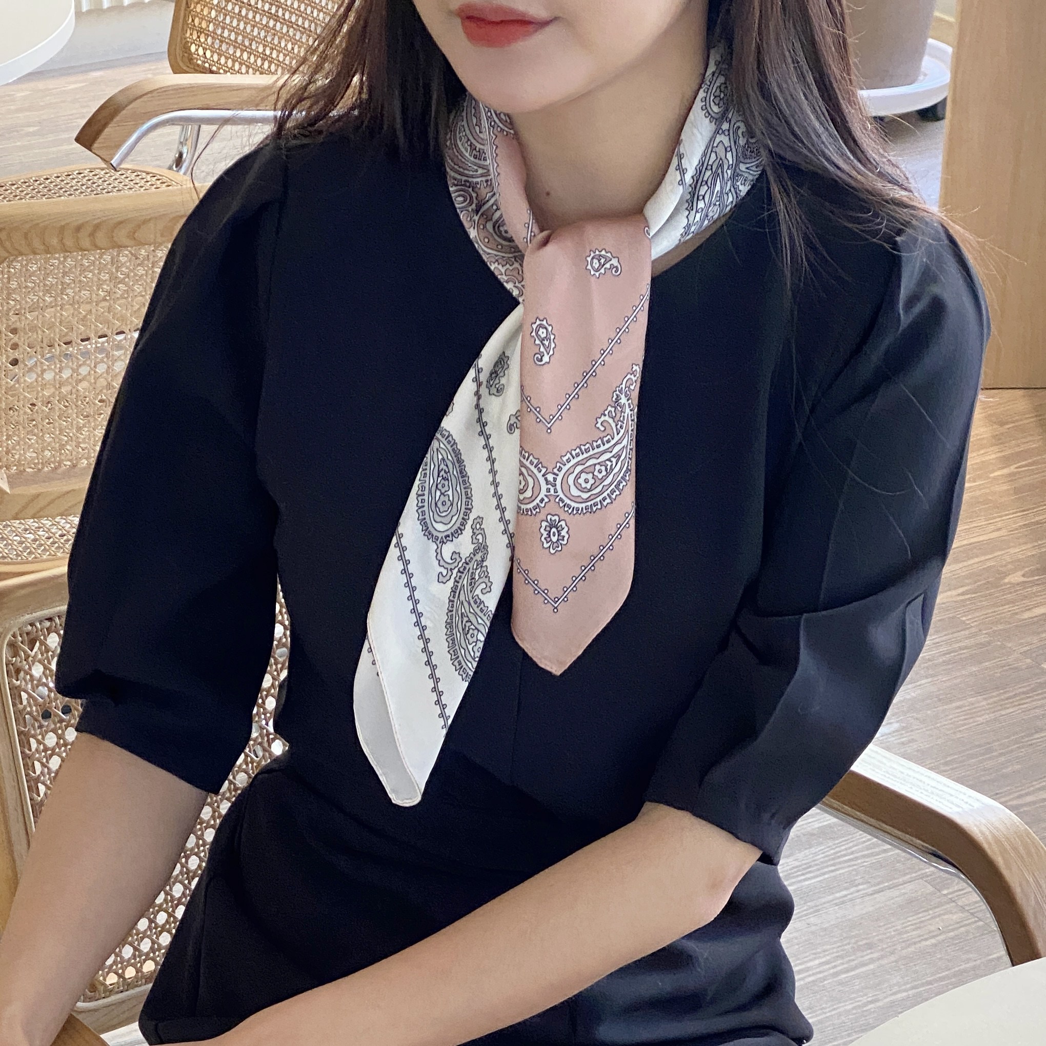 미미샵 반반 페이즐리 사각 실크 스카프 쁘띠 미니 (2컬러) 여성 미니 실크 포인트 까레 선물 6,900원