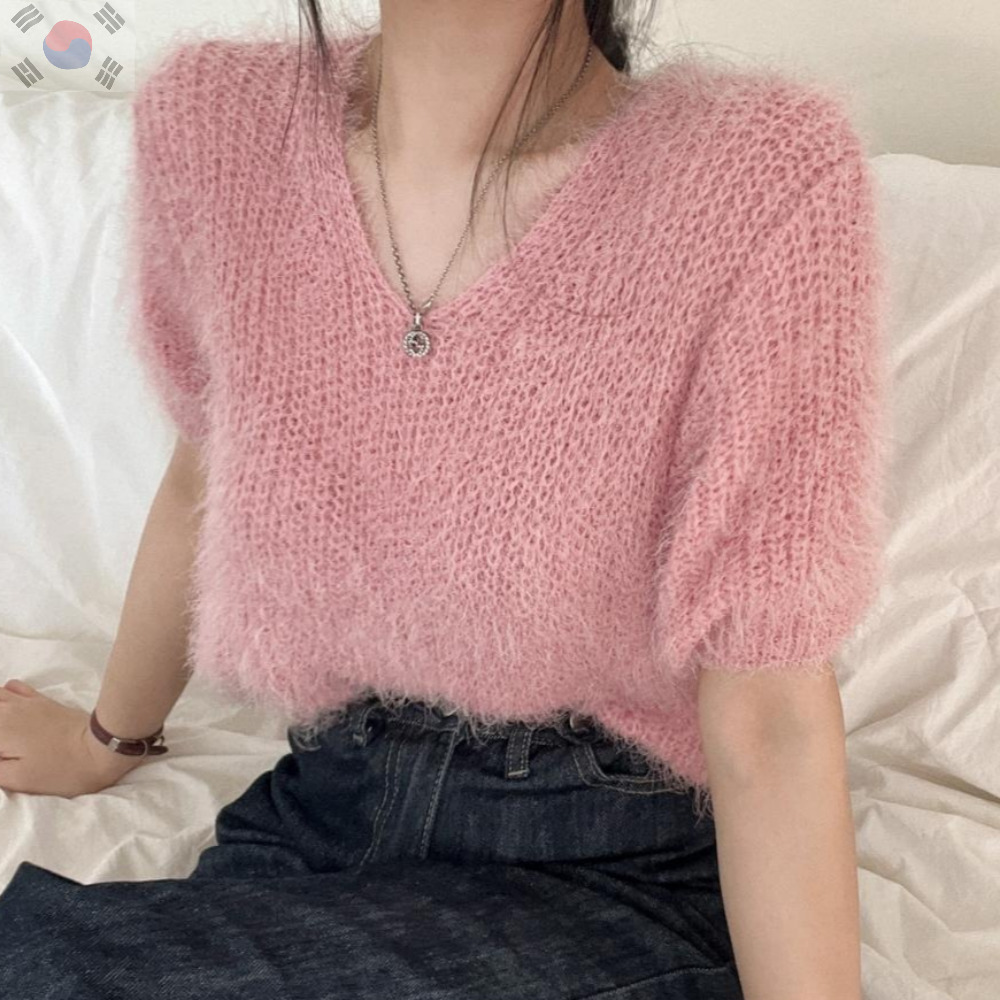 노나네 가을 겨울 필수템 부드러운 반팔 니트 보들보들 브이넥 간절기 반팔티 26,500원