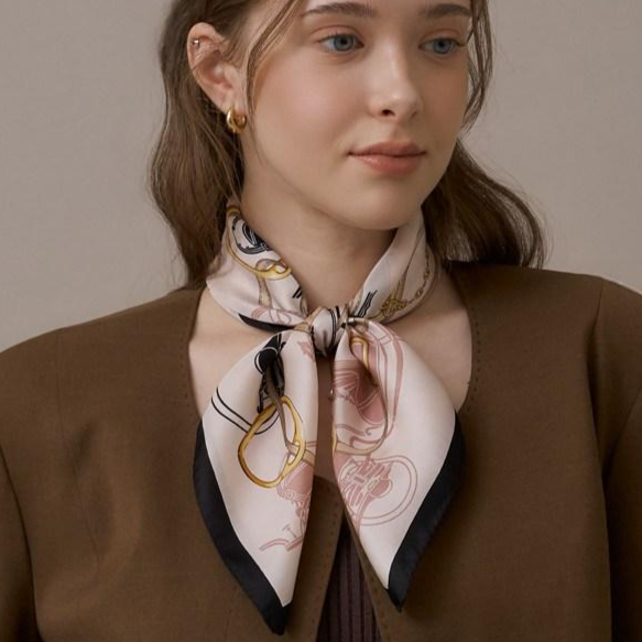 엘르 마차라인 실크 정사각 스카프 SE831S301 29,000원