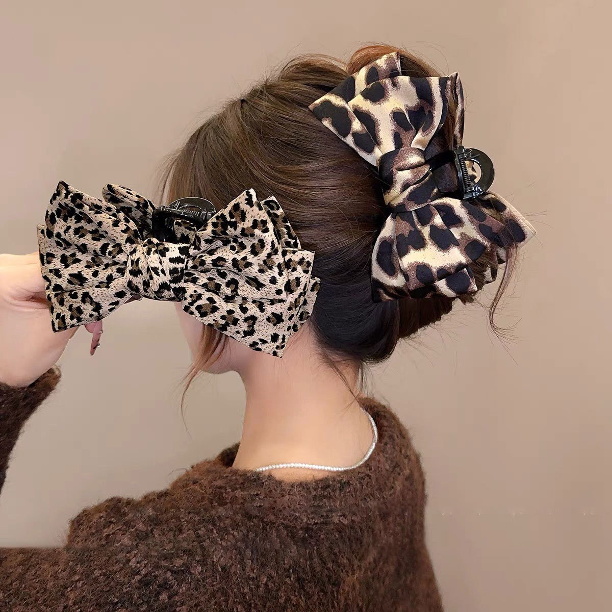 숭람 레오파드 포인트 볼륨 리본 집게핀 2종세트 9,500원