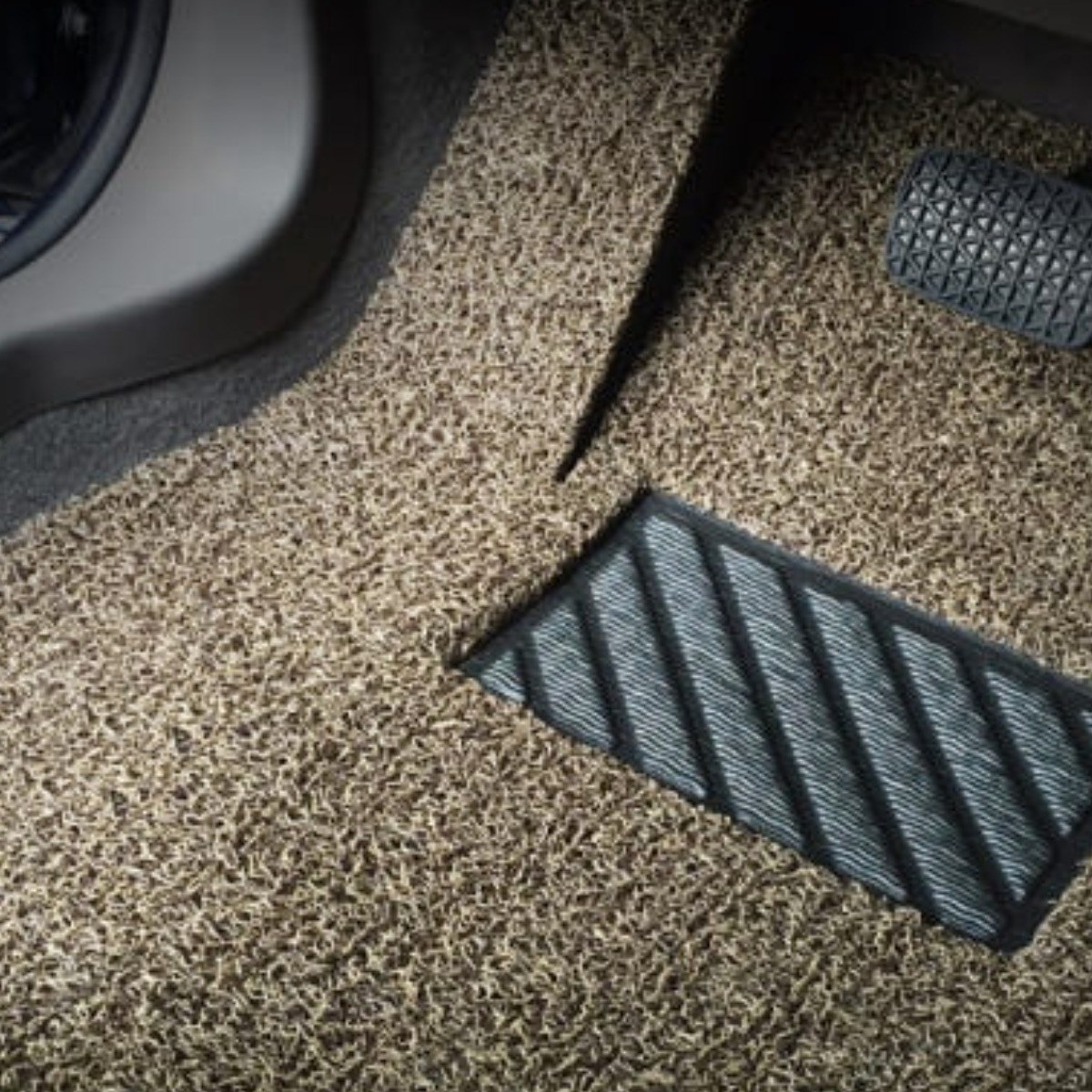 몬스터매트 자동차 코일 카매트 발매트 차량용 바닥 발판 깔판 전차종 확장형 운전석 전차종 18,000원