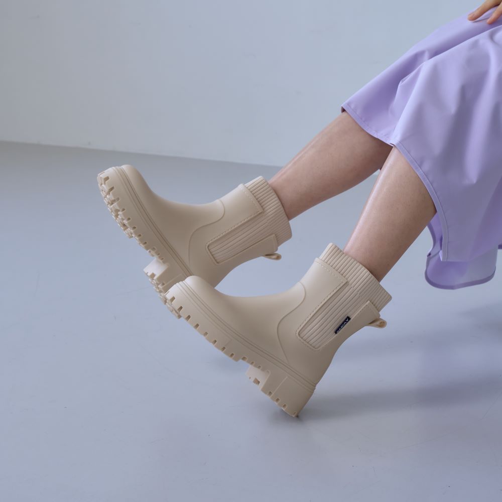 여성 부츠 겨울신발 방수 패딩 장화 레인부츠 숏 여자 부츠 발목신발 방수 앵클 숏부츠 미들 첼시 통굽 59,900원