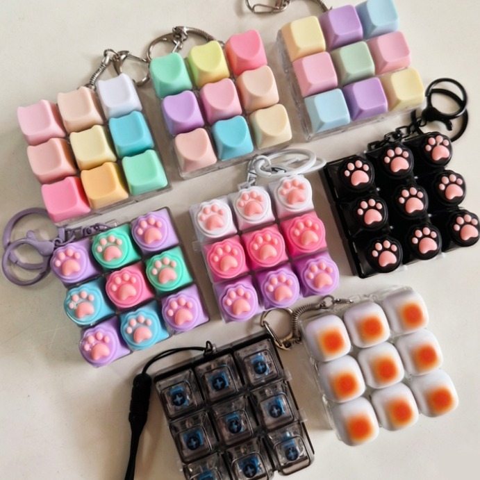 [제이무드] 불들어 오는 LED 키캡 키보드 키링 9캡 딸각이, 1개, 라운드 9캡키링 10,200원