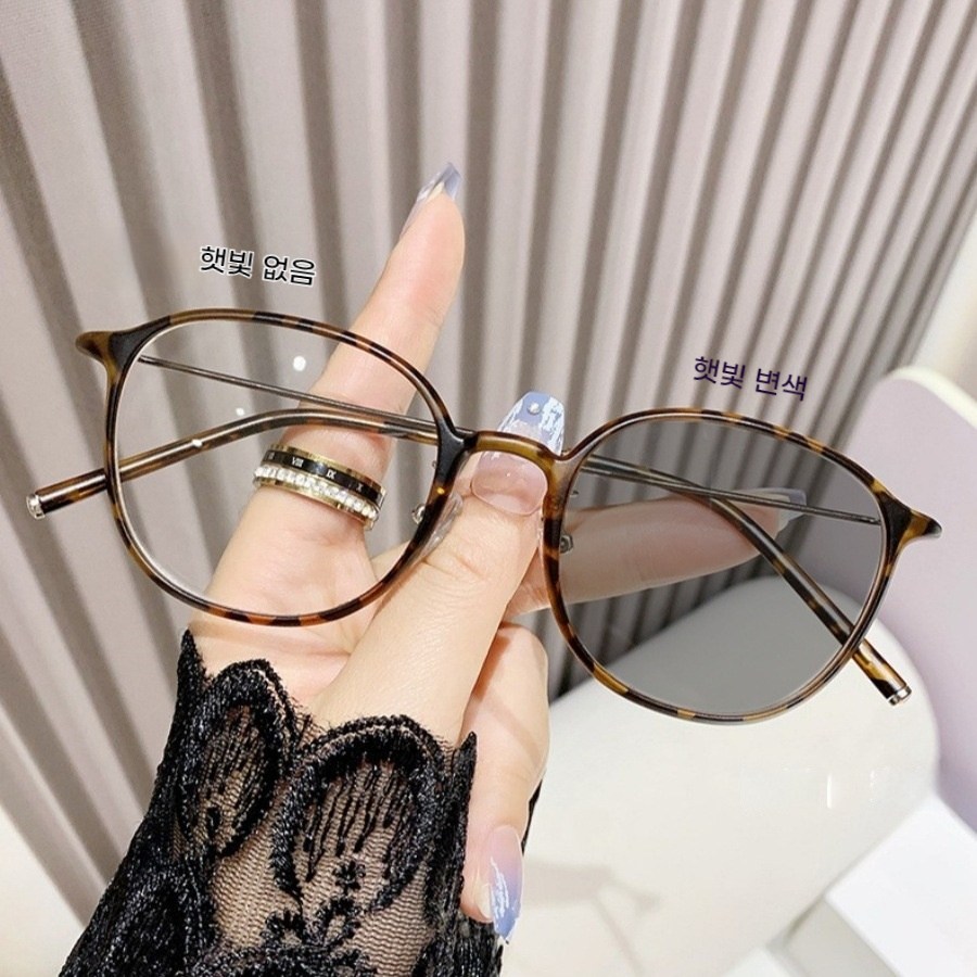 DZX 남녀공용 변색 블루라이트 자외선 차단 안경 클래식 오버사이즈 뿔테 선글라스 15,910원