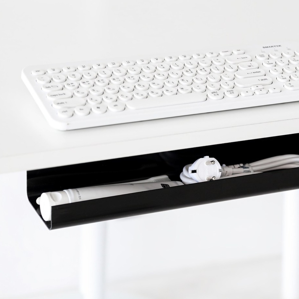 무타공 멀티탭 거치대 책상 전선 고정 선정리 선반 전자파차단 보관 정리함 8,900원