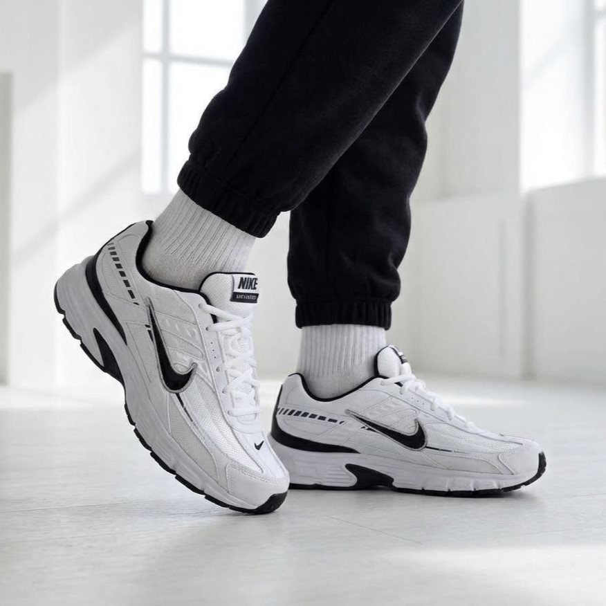 나이키 이니시에이터 남성 운동화 화이트 블랙 발편한 러닝 슈즈 89,000원