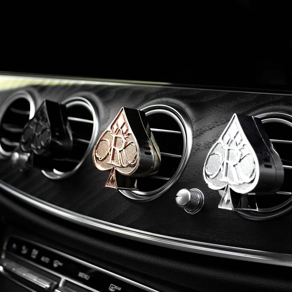 라피네르 명품 로얄스페이드 고급 차량용방향제 2개입 자동차디퓨저, 2개 39,800원