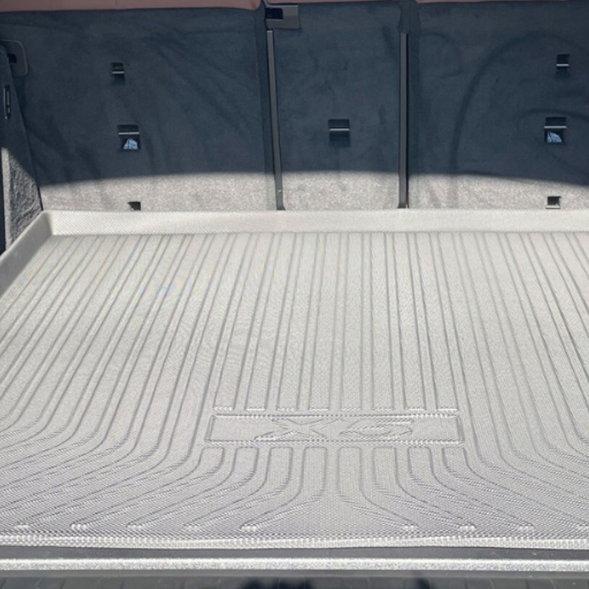 리얼핏 BMW X5 G05 (19년~현재) 트렁크매트 카본 논슬립 3D [호환] 55,000원