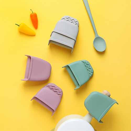 피유코 실리콘 식기세척기가능 주방장갑 냄비손잡이 오븐장갑 양손 2P세트 3,900원