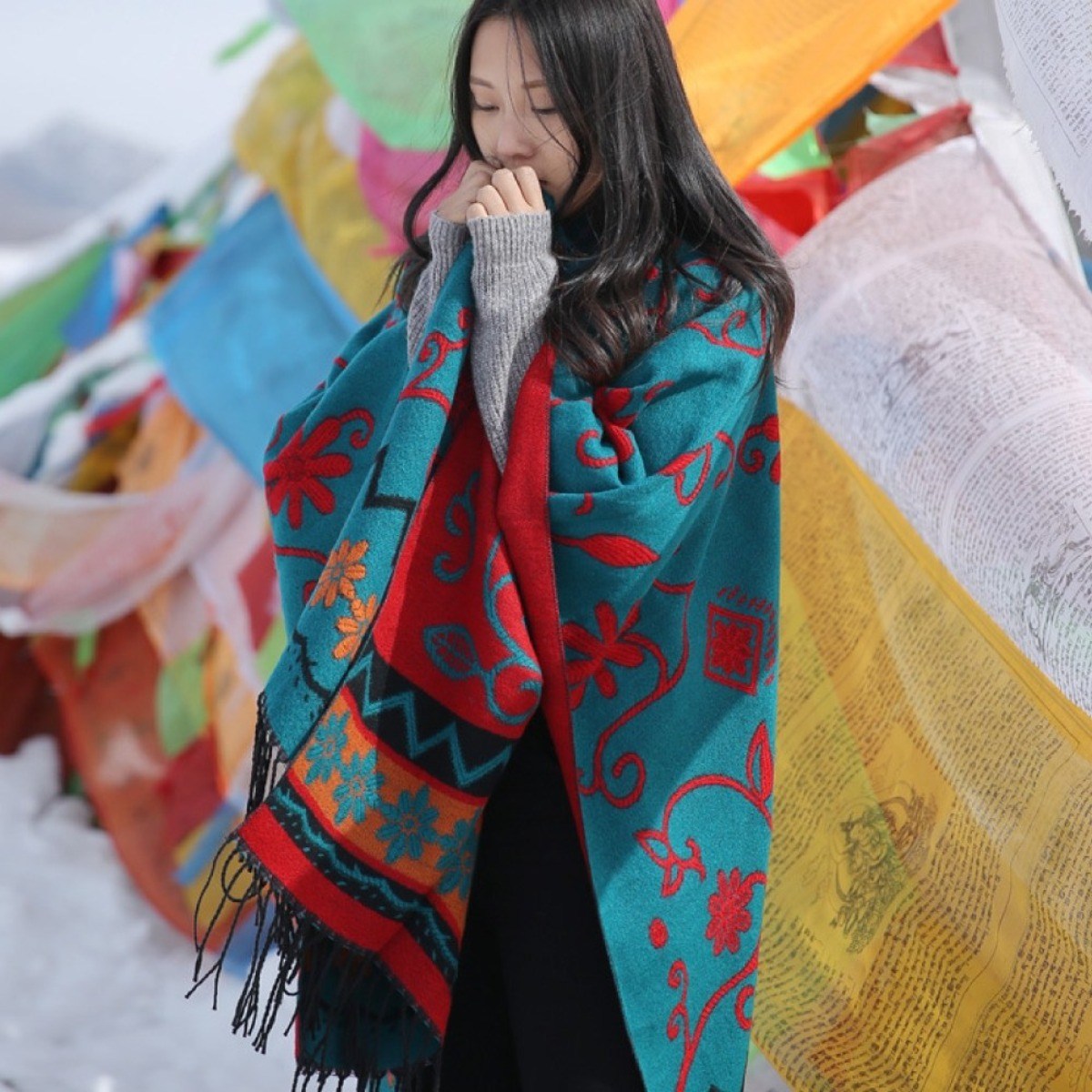 여성 판초 망토 에스닉 숄 가디건 입는담요 감성 블랭킷 14,000원