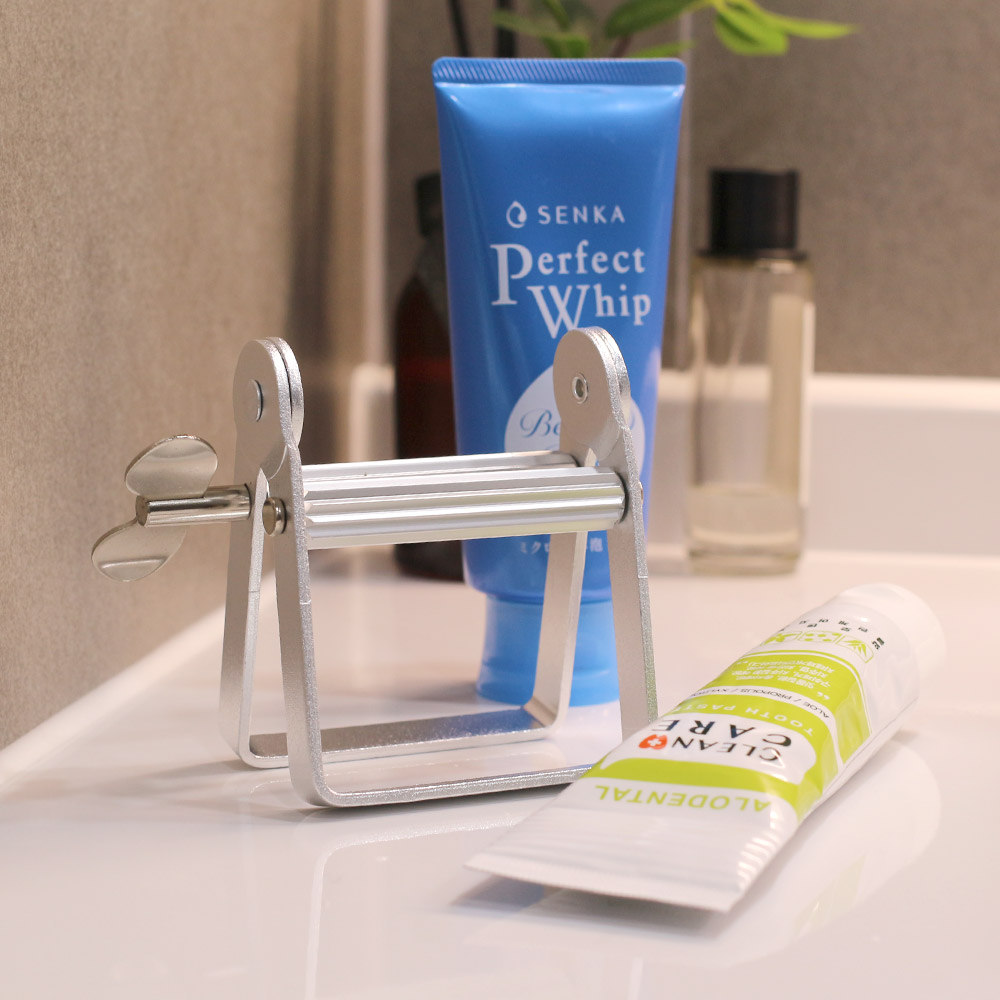 모나코올리브 스틸 튜브짜개 치약 알뜰 짜개 메탈 롤러 8,900원