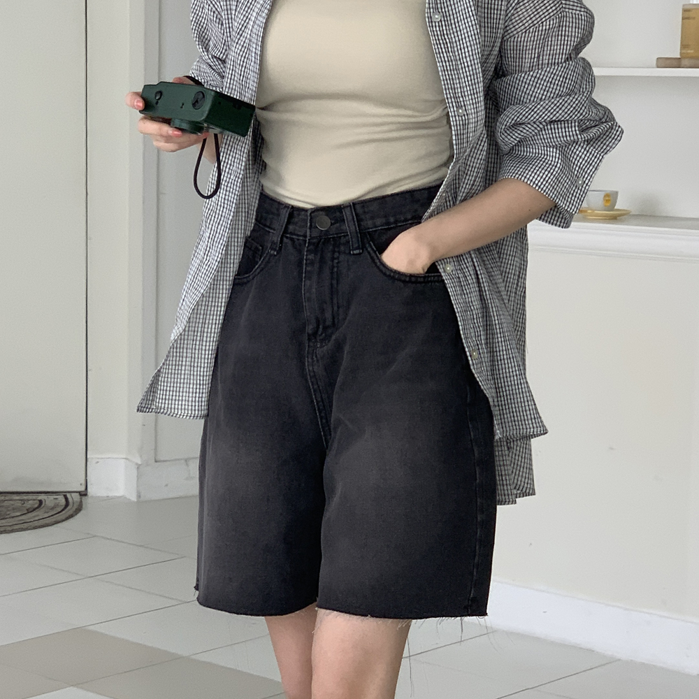 큐니티 오늘은 큐티한 느낌! 여성 4부 와이드 청반바지 워싱 데님 4부 반바지 48,900원