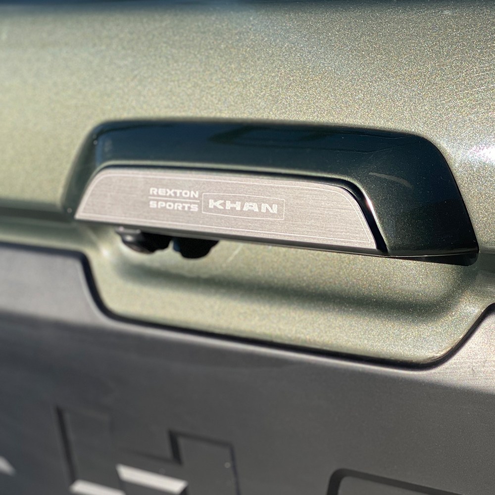 CS 렉스턴 스포츠 칸 튜닝 트렁크 오픈 손잡이 카본 메탈 몰딩 액세서리 호환 15,000원