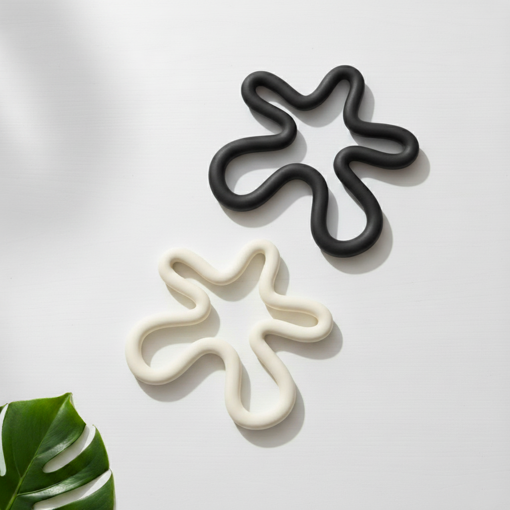 웨이브 실리콘 냄비받침 꽃모양 2개 생활친구, 1세트, 크림&블랙 7,200원