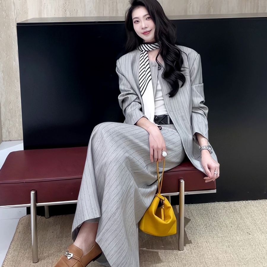 봄 가을 여성 정장 치마 세트 여자 빅사이즈 스트라이프 재킷 + 롱 스커트 세트 오피스룩 코디 JS 48,410원