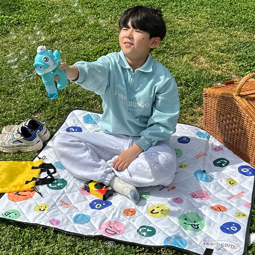 솜솜라이크 푹신한 1인용 돗자리 미니 방수 피크닉 매트, 스마일 22,870원