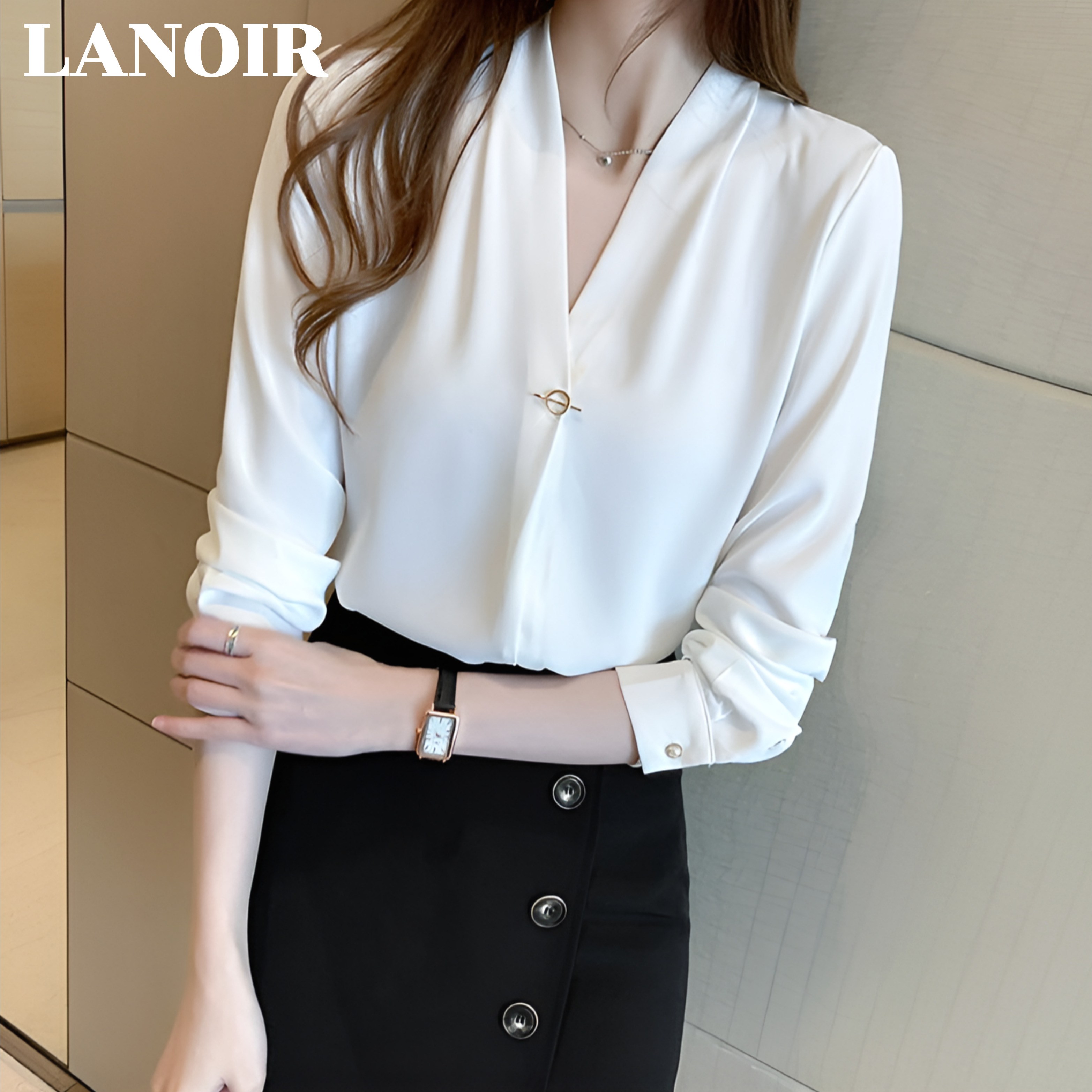 라누아 여성 하객룩 오피스룩 아나운서룩 단정한 브이넥 블라우스 27,890원
