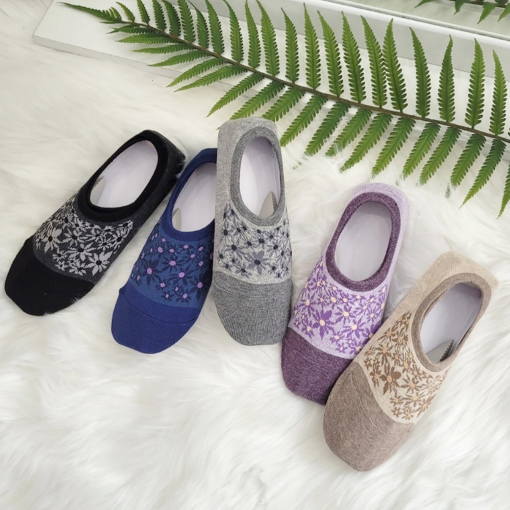 [5켤레세트] 국산 미끄럼방지 플라워 실리콘 덧신 엄마 할머니 양말 덧버선 11,900원