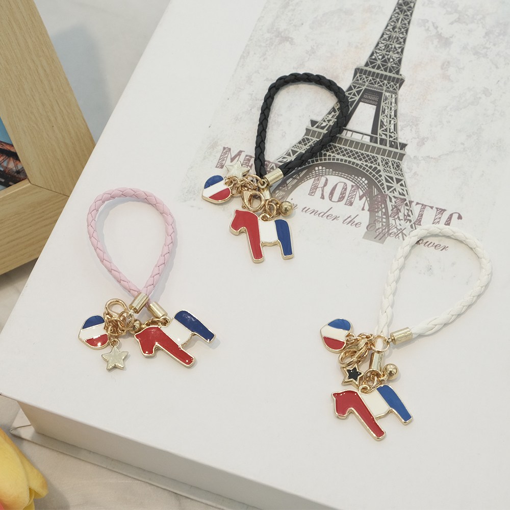 아이디스킨 렌즈캡홀더 분실방지 액세서리 12cm 22cm - 조랑말과 하트, 1개 900원