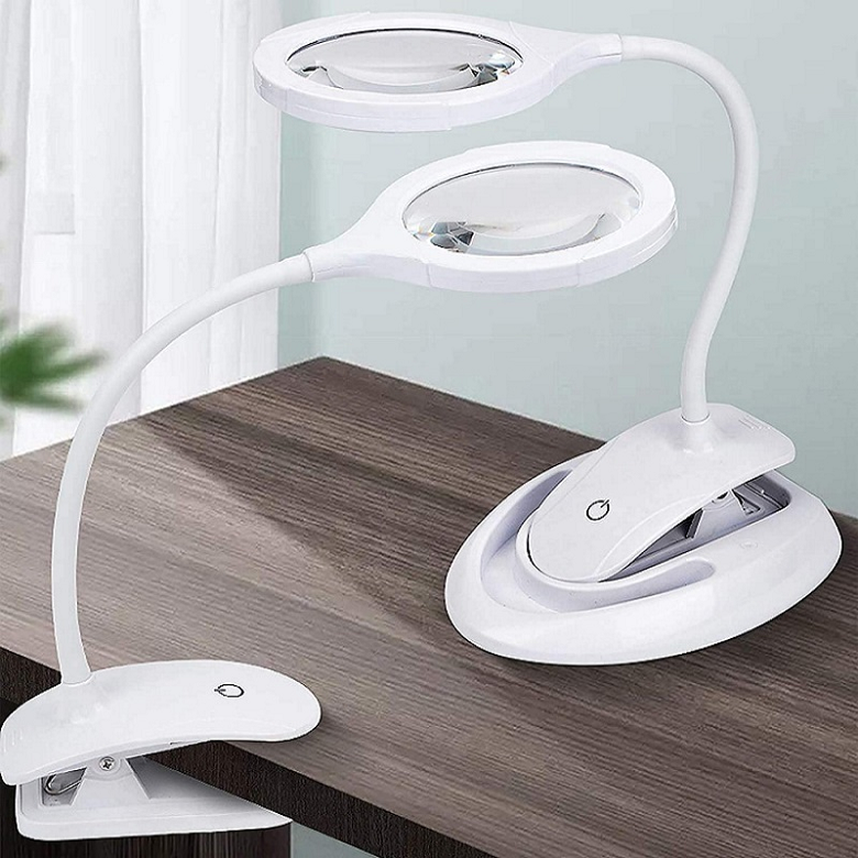 아이앤에이치 탁상용 스탠드 돋보기 충전식 3단계 LED 조명 5X 10X 34,530원