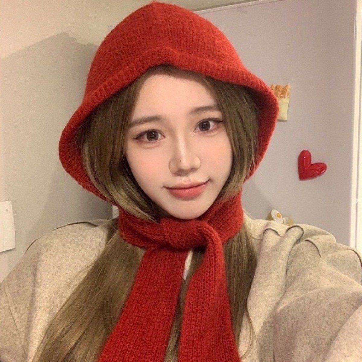 [인사이드몰] 땡처리특가 니트 후드 바라클라바 여성 겨울 모자 목도리 겸용 목도리 7,400원