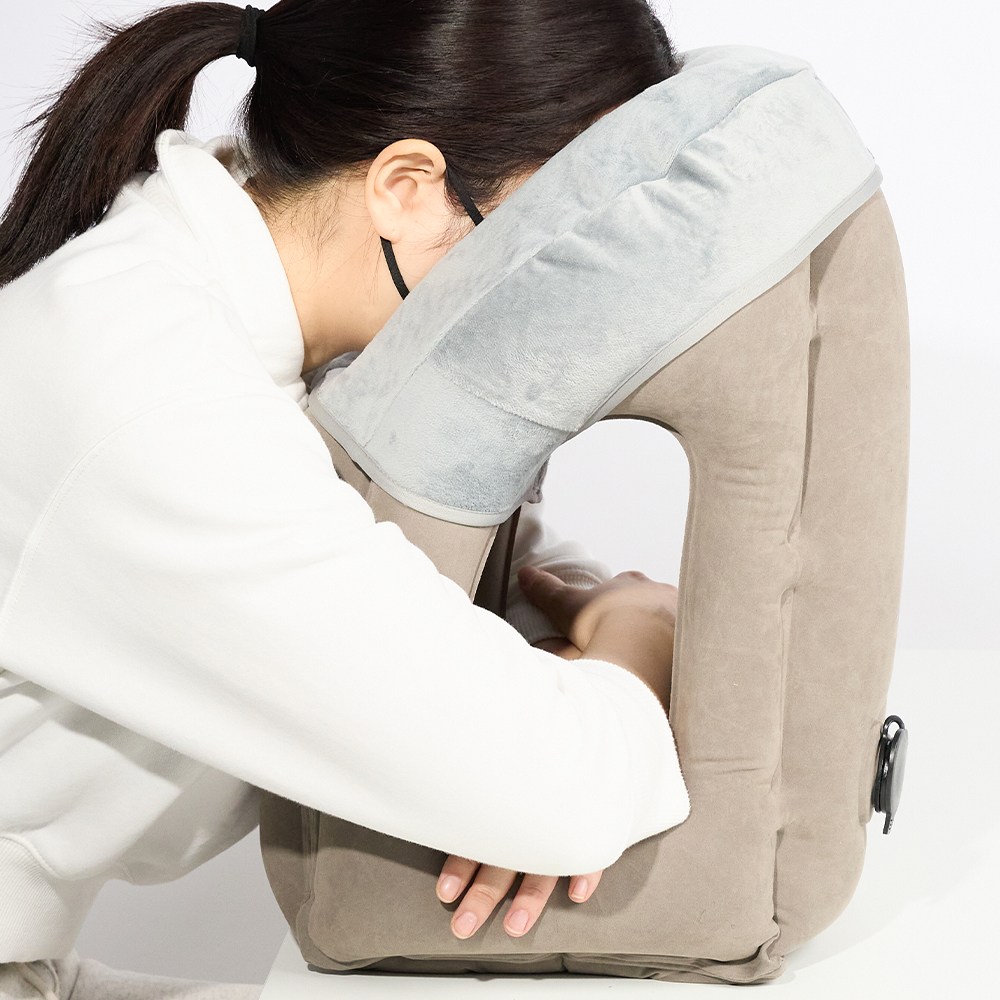 VITALO 다용도 휴대용 여행용 기내용 차량용 기댐 베개쿠션 + 페이스커버 + 파우치 (1SET) 13,500원