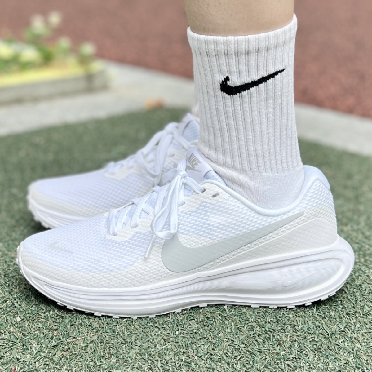 나이키 RVLT 레볼루션 남녀공용 런닝화 운동화 조깅화 RM3802 74,900원