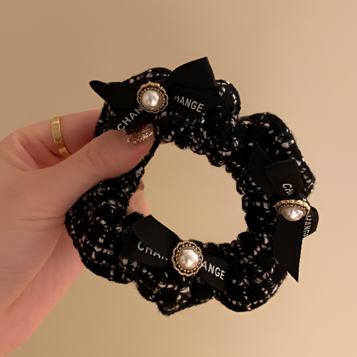 COCOMONSTER 프리미엄 진주 곱창 머리끈 올림머리 헤어끈 15,900원