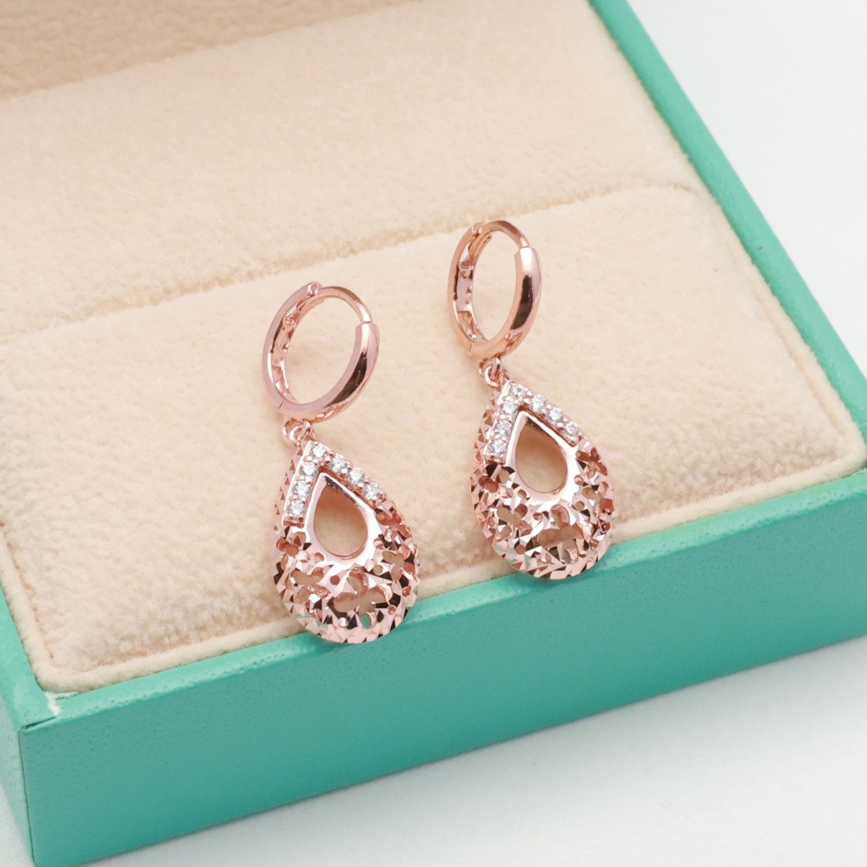 14k 18k 로즈골드  귀걸이  컷팅 딸랑이 원터치 (E696)체리스쥬얼리 857,490원