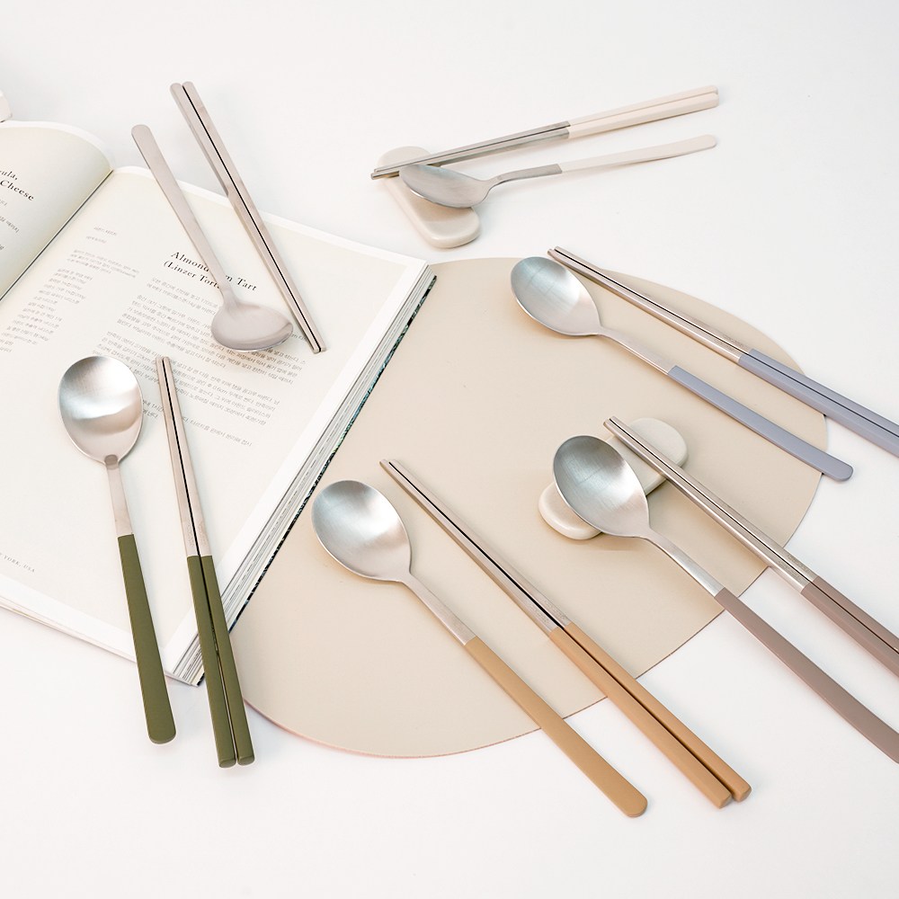 인블룸 메리시아 스텐304 커트러리 세트, 1세트, 숟가락 + 젓가락, 스카이 그레이 7,900원