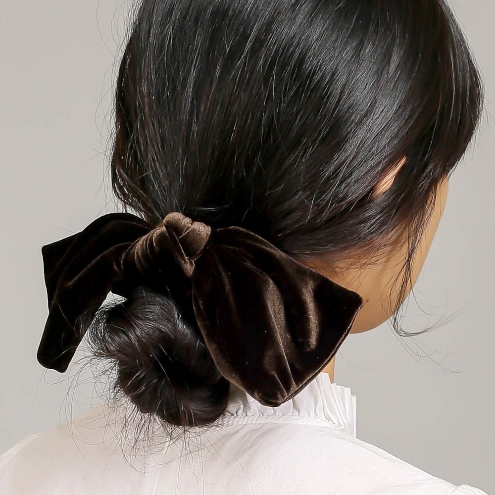 [엔젤슈슈] 벨벳 리본 매듭 곱창밴드 브라운 머리끈 5,400원