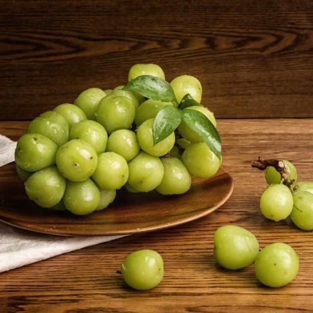 국내산 샤인머스켓 2kg내외(2~3송이) ggu+8782Cl 65,040원