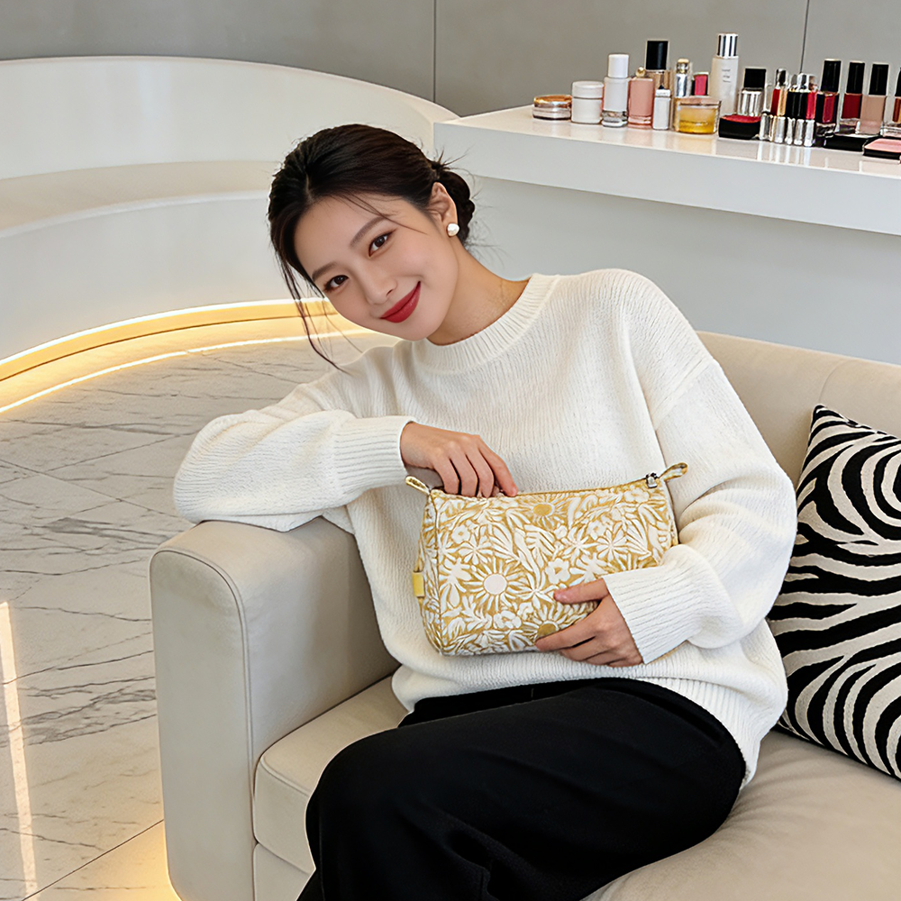 레드에셋 여행용 화장품 방수 파우치 메이크업 대용량 수납 고급 가방 18,000원