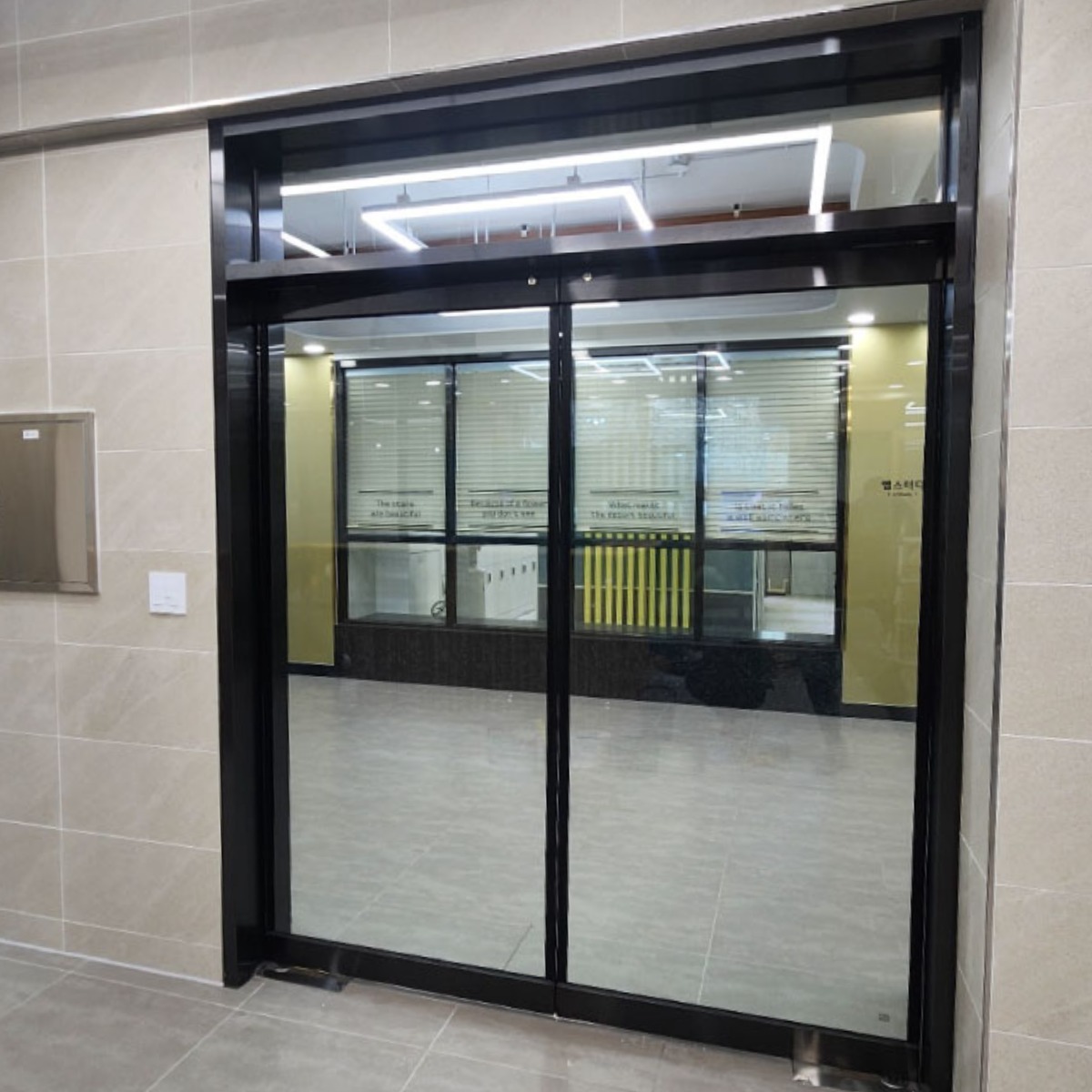 투명 안전필름 유리파손방지 자외선차단 비산방지 창문필름 (2.5M) 현대시트 포커스필름 25,990원